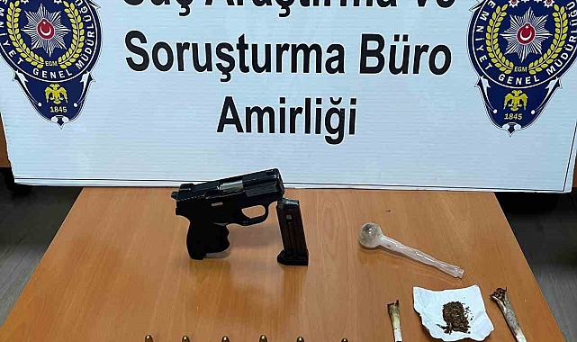 Sarıkamış&#039;ta araç içinde uyuşturucu yakalandı