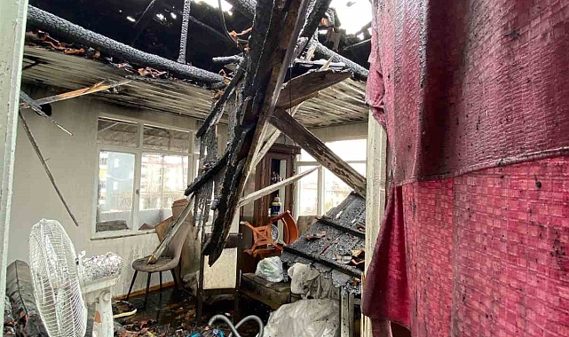 Sobadan çıkan yangın evi küle çevirdi