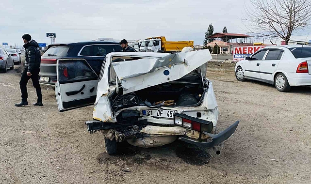 Togg ile çarpışan Tofaş hurdaya döndü: 4 yaralı