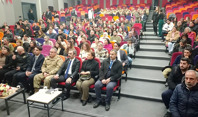 Tunceli&#039;de Bağımlılıkla Mücadele Söyleşisi ve &quot;Dilek Ağacı&quot; Etkinliği