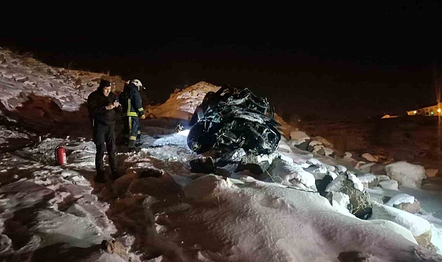 Van Erciş&#039;te Kamyonet Takla Attı: Sürücü Yaralandı