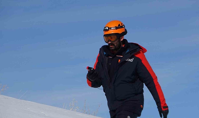 Van&#039;da Çığ Tatbikatı: Yaşam Sinyal Cihazı Test Edildi