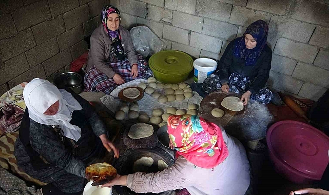 Van&#039;da Ramazan Hazırlıkları: Cevizli Çörekler Tandırda Pişiyor