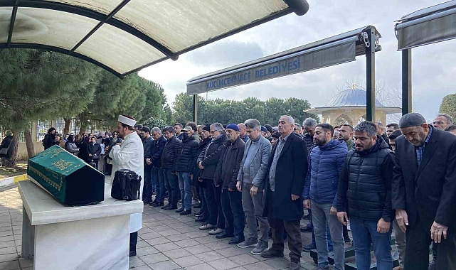 &quot;Yenidoğan çetesi&quot; sanıklarından İlker Gönen için cenaze töreni düzenledi