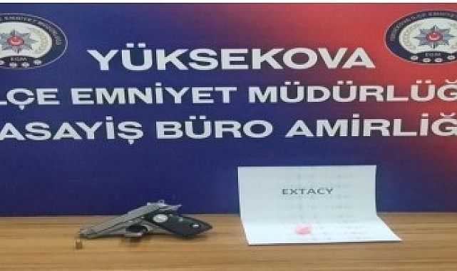 Yüksekova&#039;da Silah ve Uyuşturucu Madde Ele Geçirildi