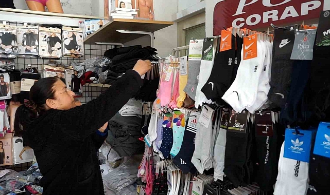 25 Yıllık Azim Öyküsü: Gölhisar&#039;da Çorapçı Hamiyet Kadınlara İlham Veriyor