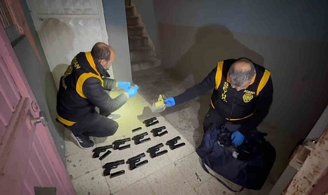 Adana&#039;da Silah Ticaretine Büyük Darbe: 22 Ruhsatsız Tabanca Ele Geçirildi, 4 Şüpheli Yakalandı