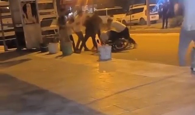 Adana&#039;da Sokak Ortasında Linç Girişimi: Motosiklet Sürücüsü 4 Kişi Tarafından Öldüresiye Darp Edildi