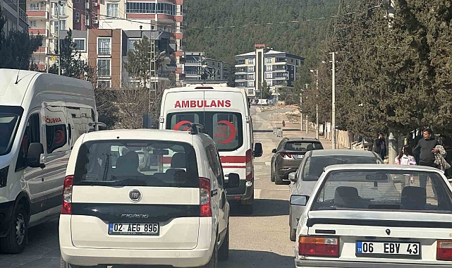Adıyaman&#039;da Otomobilin Ayağının Üzerinden Geçtiği Çocuk Yaralandı