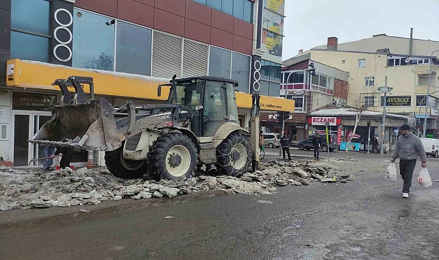 Ardahan&#039;da Buz Temizleme Çalışmaları Hız Kesmeden Devam Ediyor