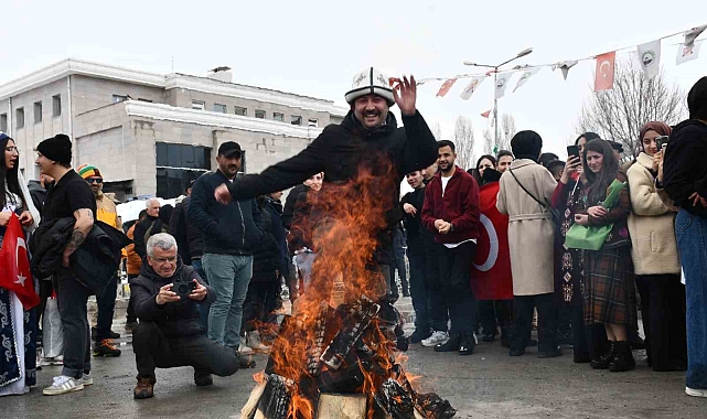 Ardahan&#039;da Nevruz Coşkusu: Ateşler Yakıldı, Yumurtalar Tokuşturuldu