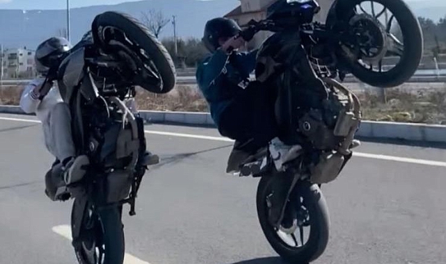 Bolu&#039;da Tehlikeli Motosiklet Kullanan 2 Kişi Yakalandı: Ehliyetlerine El Konuldu, 70 Bin Lira Ceza Kesildi