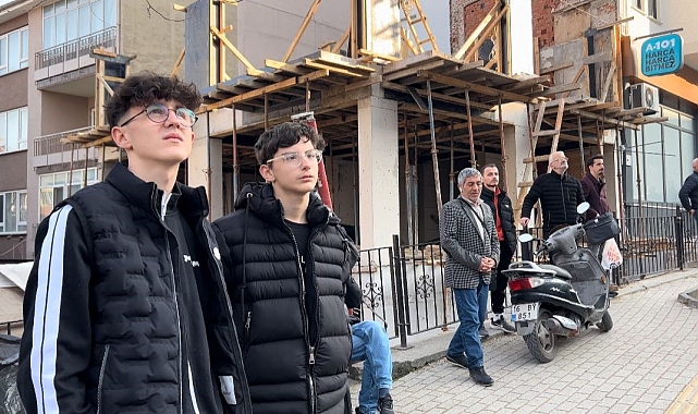 Bursa&#039;da Tarihi Surlar Gün Yüzüne Çıkıyor: Yıkım Çalışmaları Vatandaşların İlgisini Çekti