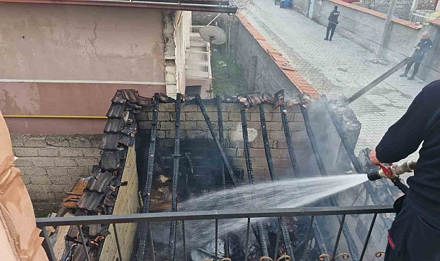 Çorum&#039;da Kömürlük Yangını: Binalara Sıçramadan Söndürüldü