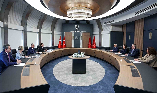 DEM Parti&#039;den CHP&#039;ye ziyaret