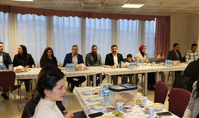 Diyadin Kaymakamı Karali&#039;den Sağlık Çalışanlarına İftar Ziyareti