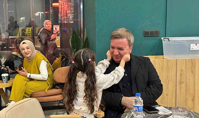 Erzincan Valisi Aydoğdu ve Minik Kızın Yürek Isıtan Buluşması