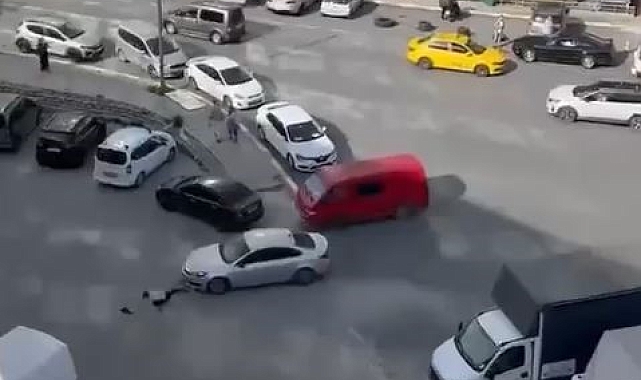 Esenyurt&#039;ta Trafik Magandalığı: Kavga, Araçla Çarpma ve Kaçma Anı Kamerada