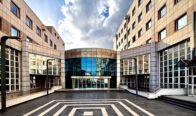 Gaziantep Büyükşehir Belediyesi&#039;nden 41 Yıllık Evli Çiftlere Umre Müjdesi