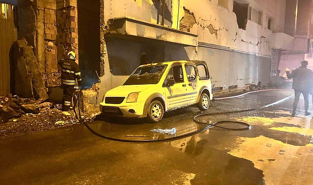 Hafif ticari araç alevler içerisinde kalmıştı kundakladıkları ortaya çıktı