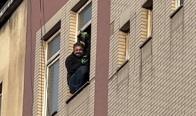 Hakkari Yüksekova&#039;da İntihar Girişimi: Emniyet Müdürü İkna Ederek Hayat Kurtardı