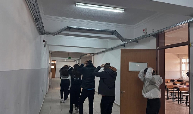 Iğdır AFAD&#039;dan Öğrencilere ve Öğretmenlere Afet Farkındalık Eğitimi