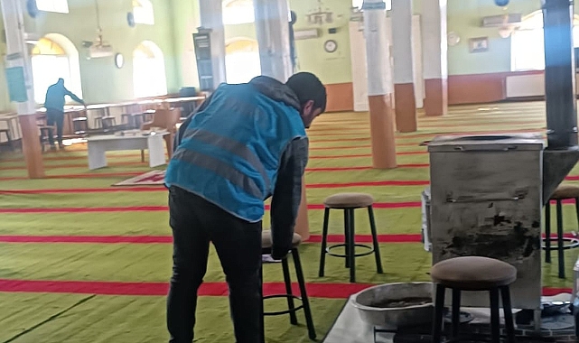 Iğdır&#039;da Ramazan&#039;da Anlamlı Hizmet: Yükümlülerden Cami Temizliği