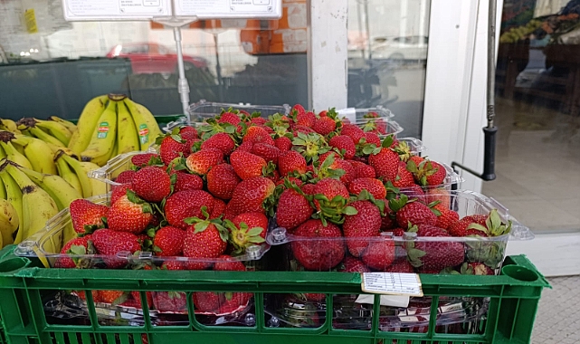 Iğdır&#039;da Yaz Meyveleri Tezgahlarda: Fiyatlar Cep Yakıyor