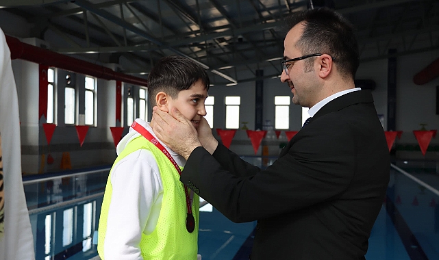 Iğdır’da Yüzme Küçükler Kız/Erkek Müsabakasının Kazananları Ödüllerini Aldı