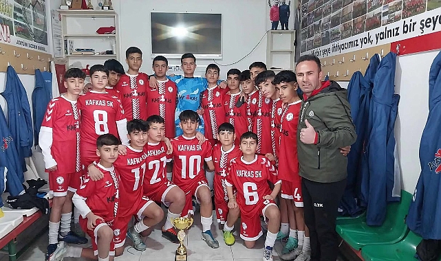 Iğdır Kafkas Spor U-14'ten Büyük Başarı: Türkiye Şampiyonası'nda Iğdır'ı Temsil Edecekler