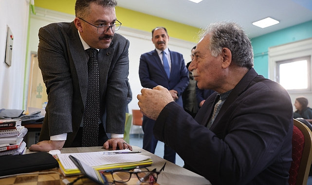 Iğdır Valisi Turan&#039;dan Kültür Merkezi&#039;ne Ziyaret: 68 Yaşındaki Öğrenci Azmiyle İlham Verdi