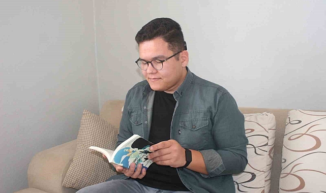 İşitme Engelli Ali Ümit Pamuk&#039;tan İlham Veren Kitap: &quot;Bir Çocuk Dünya, Seslerin Gücüyle Büyümek&quot;