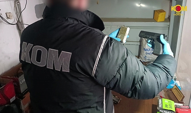 İzmir&#039;de Büyük Akaryakıt Kaçakçılığı Operasyonu: Milyonluk Vurgun Engellendi