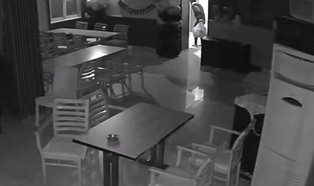 İzmir&#039;de İş Yerlerine Dadanan Hırsız Tutuklandı