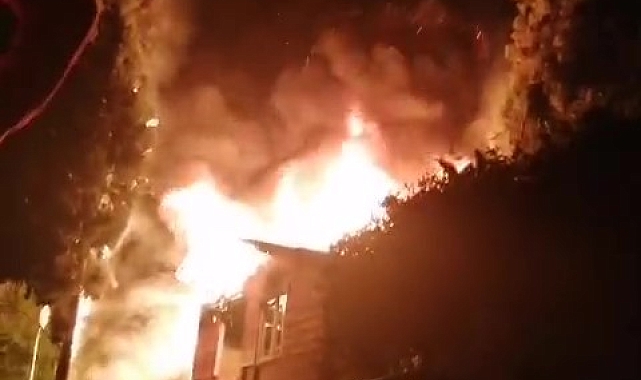 İzmit&#039;te Alkollü Şahıs Evini Ateşe Verdi: Ev Kül Oldu