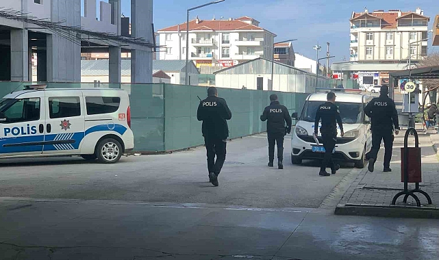 Karaman'da Eski Erkek Arkadaş Cinayeti: Kadın Hayatını Kaybetti, Saldırgan Ağır Yaralı