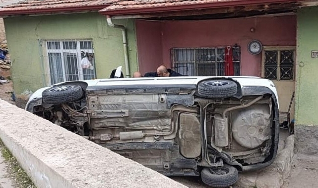 Kırıkkale&#039;de Kontrolden Çıkan Otomobil Ev Bahçesine Devrildi: 1 Yaralı