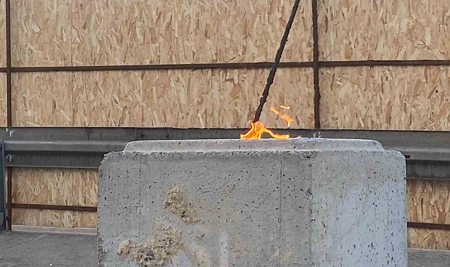 Kocaeli Kartepe&#039;de Sondaj Çalışmasında Açığa Çıkan Gaz 5 Gündür Yanıyor