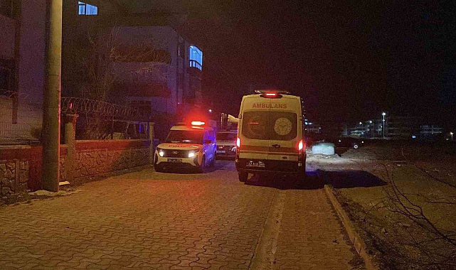 Konya&#039;da Uzaklaştırma Kararlı Şahıs, Ailesinin Evinde Kendini Bıçakladı