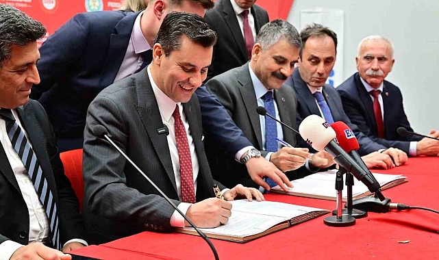 Manisa Büyükşehir Belediyesi&#039;nde Tarihi Sözleşme: 5 Bin İşçiye Bayram Müjdesi!