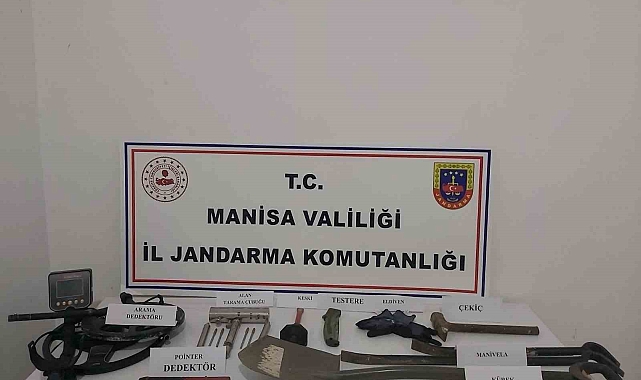 Manisa&#039;da Kaçak Kazı Yapan İki Şüpheli Suçüstü Yakalandı