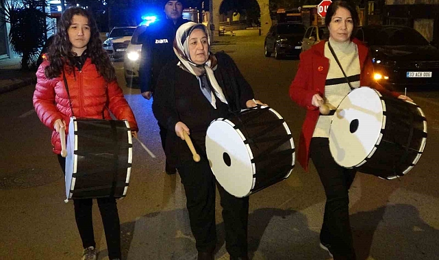 Mersin Erdemli'de Kadın Davulcular Sahur Coşkusunu Yaşattı