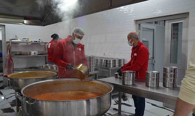Muş&#039;ta Kızılay&#039;dan Ramazan Boyunca 72 Bin Kişiye Sıcak Yemek