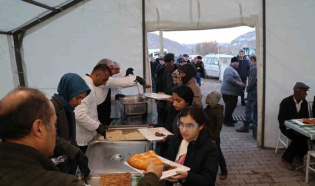 Nusret Gökçe&#039;den Anlamlı Ramazan İftar Sofrası