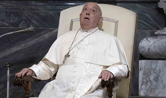 Papa Francis, solunum krizi geçirdi