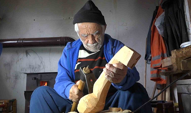 Rize'de 91 Yaşındaki Kaşık Ustası Zamana Meydan Okuyor