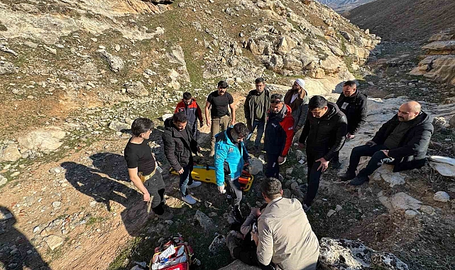 Siirt&#039;te Kaybolan 18 Yaşındaki Genç Kız, Dron Destekli Arama Çalışmalarıyla Dağlık Alanda Sağ Salih Bulundu