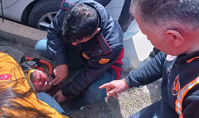 Van&#039;da Otomobil Kazası: Sürücü Yaralandı