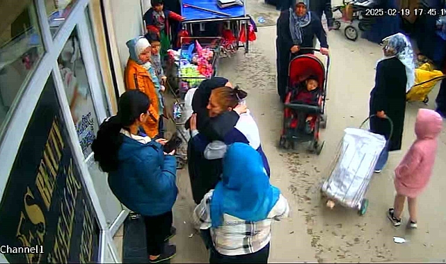 Adana Semt Pazarında Yankesicilik Şoku: Bir Hırsız Çaldığı Telefonu 200 Doları Alıp Geri Verdi