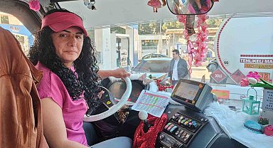 Adanalı Anne Tır Şoförlüğünden Sonra Şimdi de Dolmuş Direksiyonunda